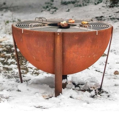 Grand barbecue plancha de camping en acier corten semi-sphérique