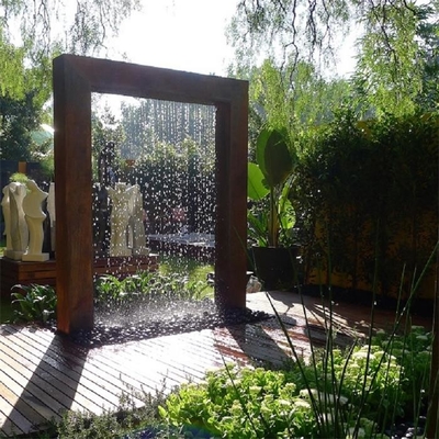 Ornement en acier rustique de jardin en métal de caractéristique de l'eau de rideau en pluie de Corten