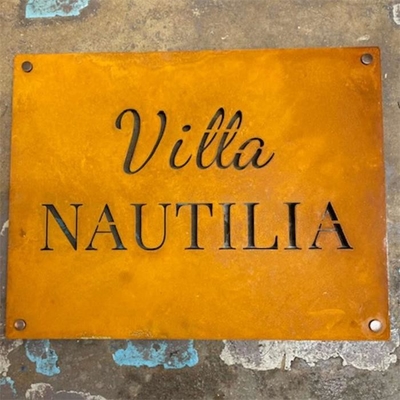 Signe en acier industriel contemporain de Corten pour des affaires